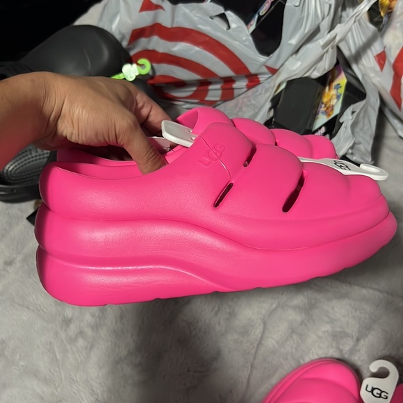 Women’s Pink Ugg Clogs - Picture 2 of 6